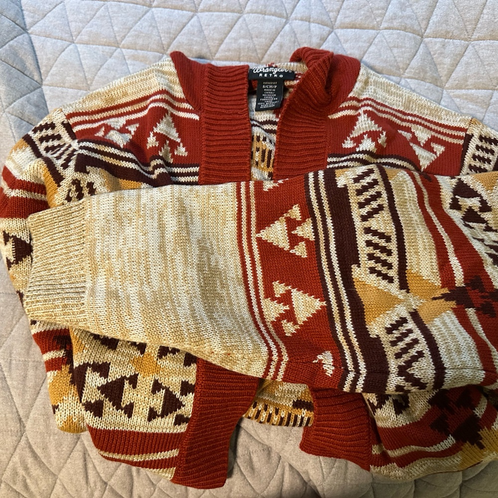 Wrangler Red and Gold Patterned Cardigan